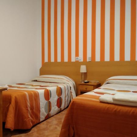 Pension Dominguez Madrid Exterior photo