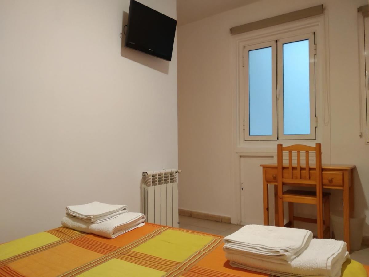 Pension Dominguez Madrid Exterior photo