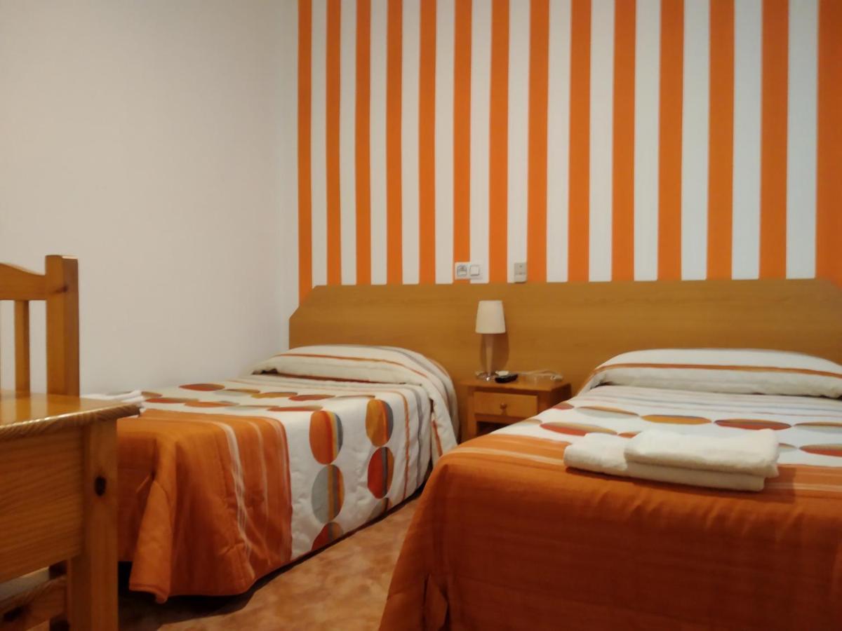 Pension Dominguez Madrid Exterior photo