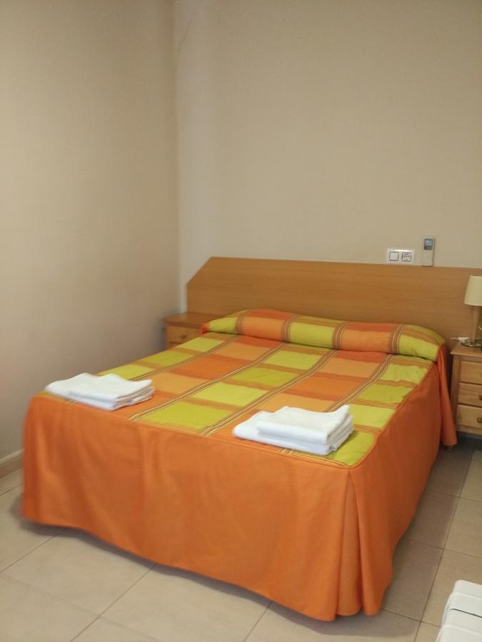 Pension Dominguez Madrid Exterior photo
