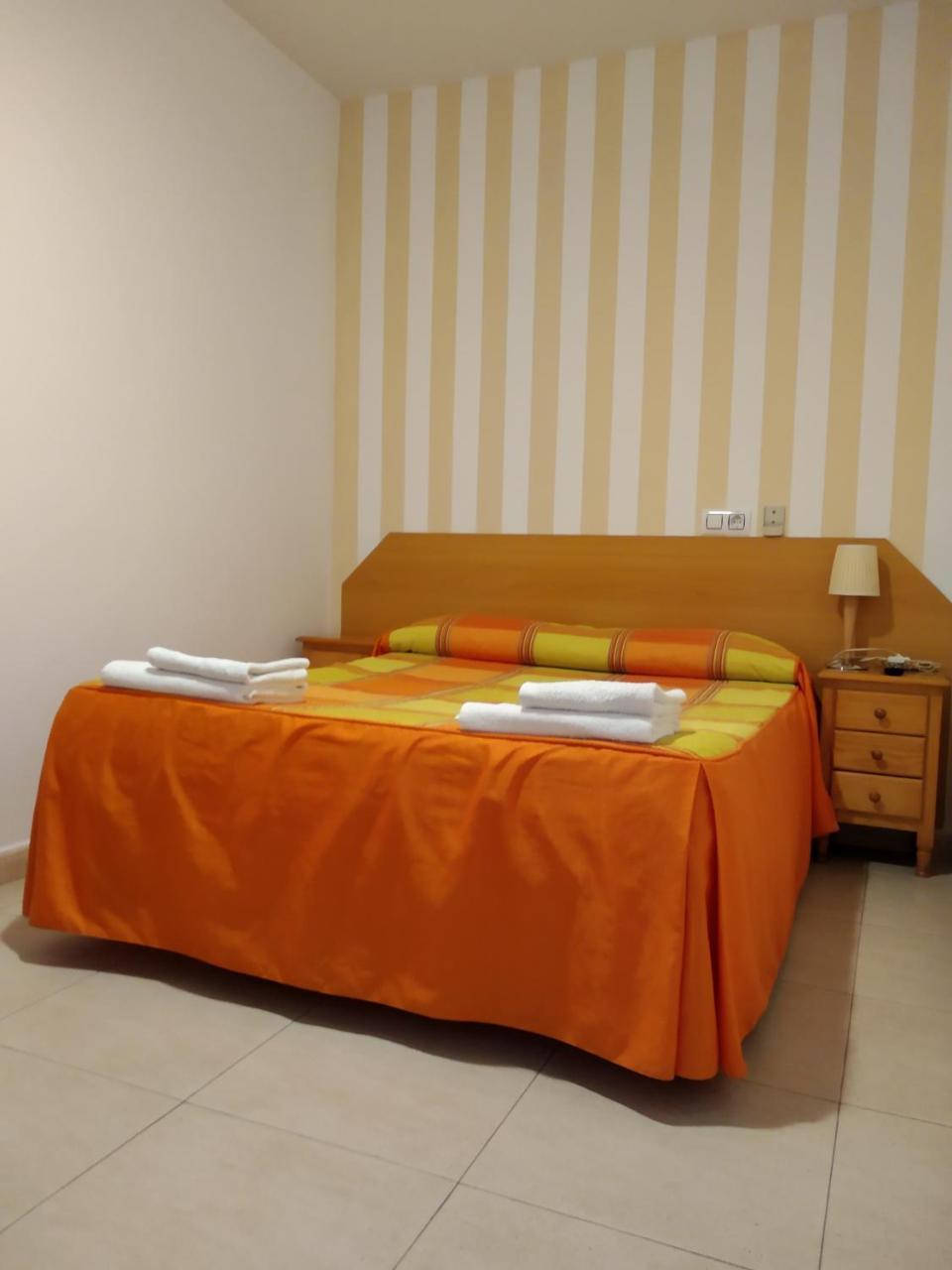 Pension Dominguez Madrid Exterior photo