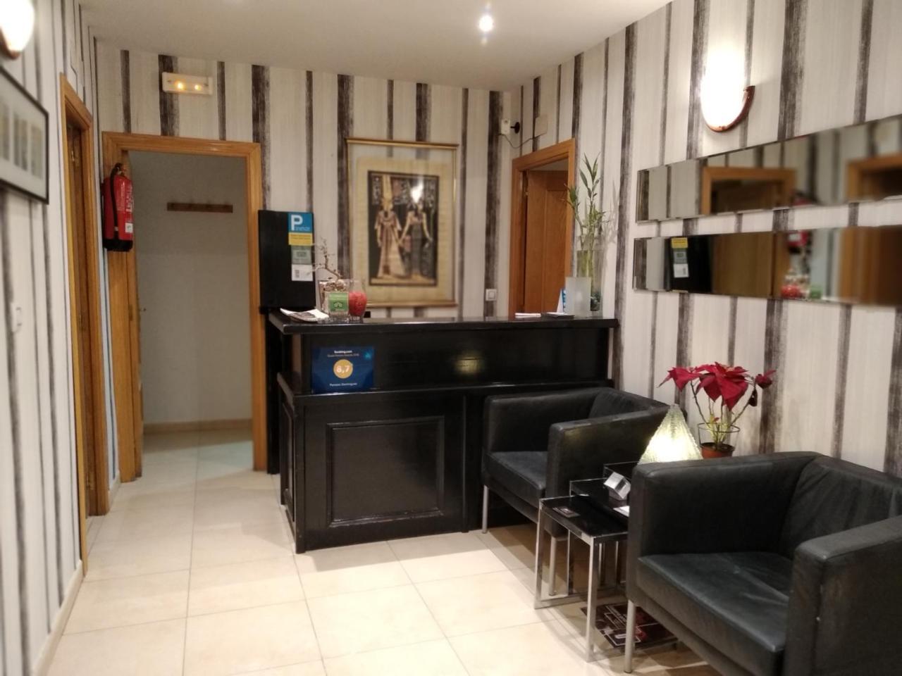 Pension Dominguez Madrid Exterior photo