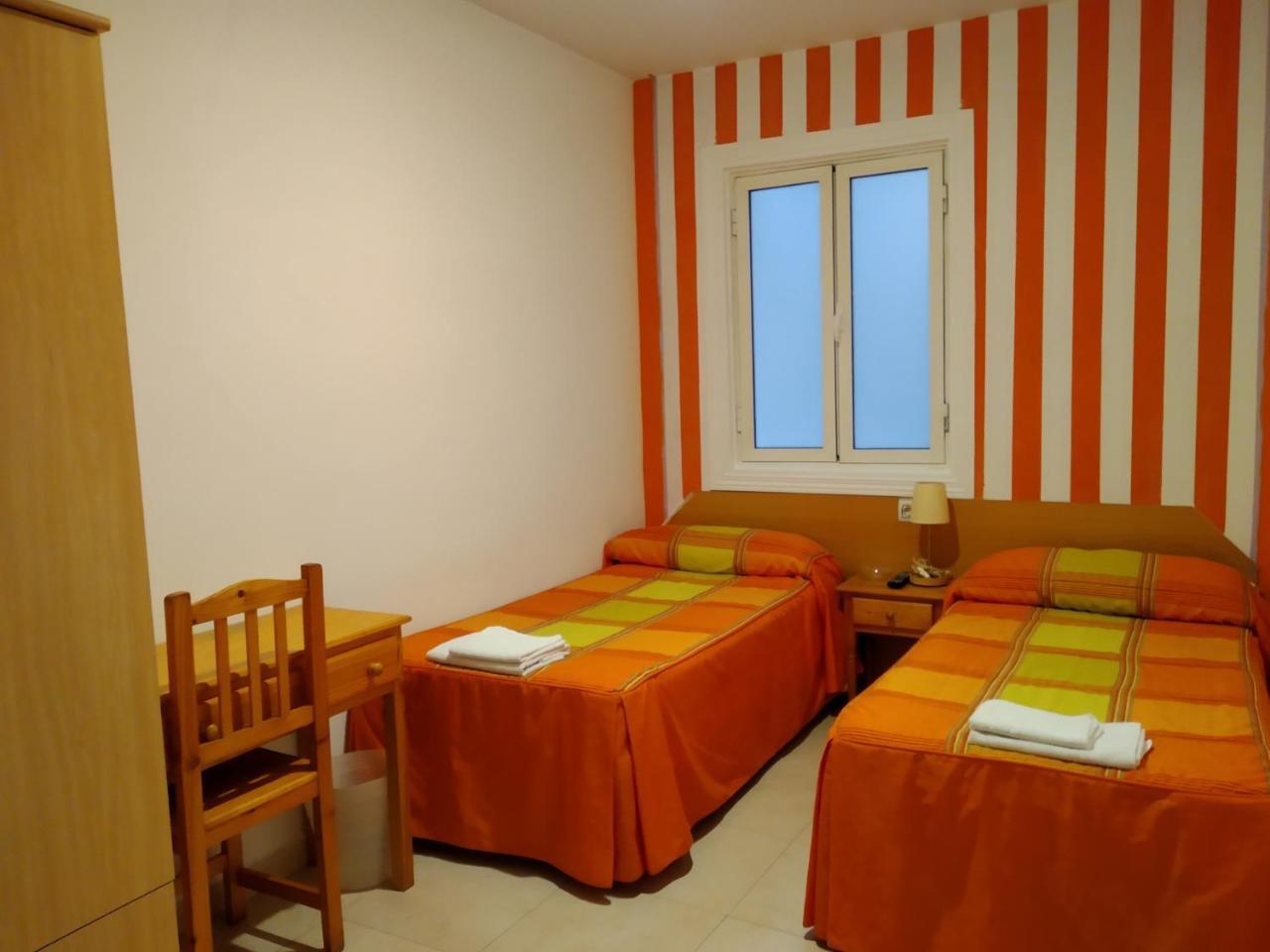 Pension Dominguez Madrid Exterior photo