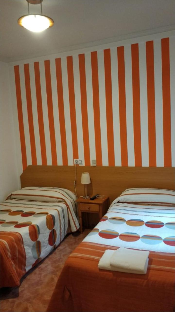 Pension Dominguez Madrid Exterior photo
